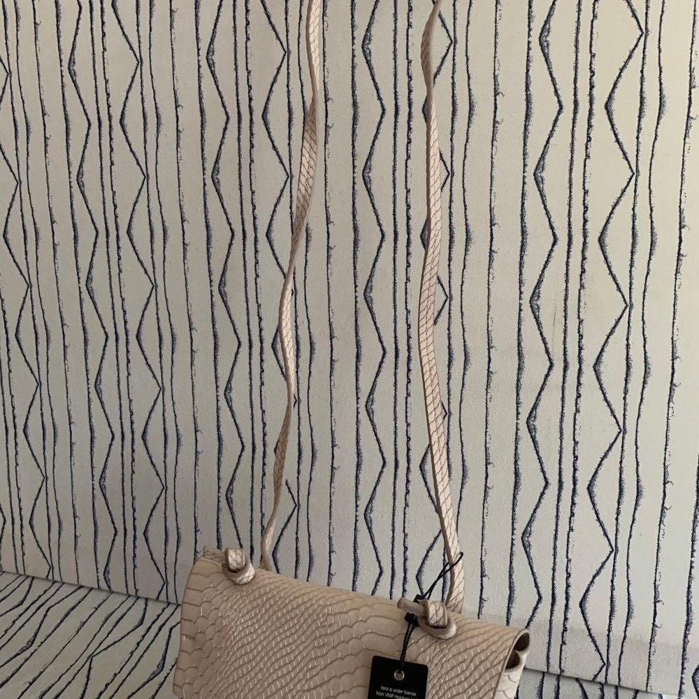 Vera New York Crossbody Bag In Blush - Picture 13 of 13